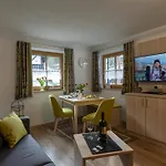 Apartment Haus Holzeck *